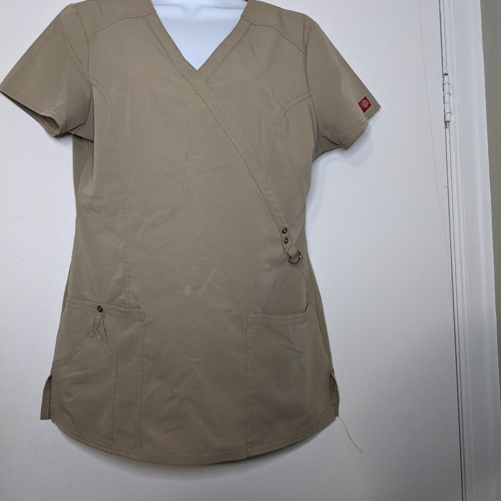 Size medium Dickies scrub top